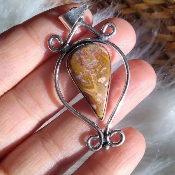 Mexican Laguna Lace Agate Silver Plated Gemstone Necklace Pendant - Picture 4 of 5